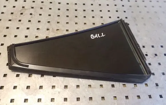 Subaru Outback Rear vent window glass 62284AJ030