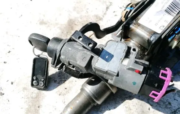 Opel Zafira B Ignition lock