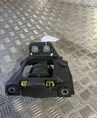 Volvo XC90 Engine mount bracket 32137496