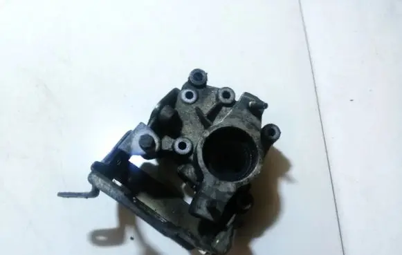 Peugeot 106 Engine mounting bracket 9752315180