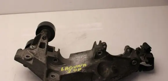 Renault Laguna III Engine mounting bracket 8200533583