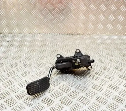 Toyota C-HR I Accelerator throttle pedal 78110F4041