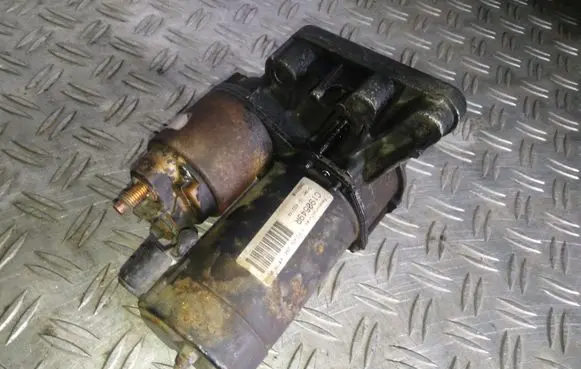Peugeot 206 Starter motor D6RA110