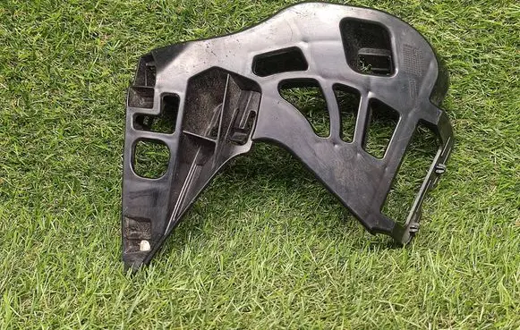 BMW 5 G30 G31 G38 Front bumper mounting bracket 7385348 51117385348