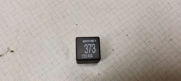 Audi A6 S6 C4 4A Other relay 8D0951253A 373