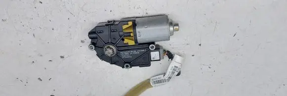 Honda CR-V Sunroof motor/actuator 70450SMG