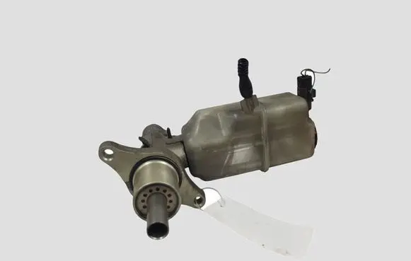Peugeot 407 Master brake cylinder 03350885131 9646980980 03350885121