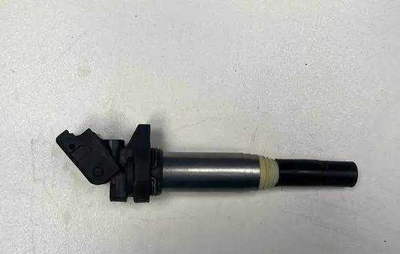 BMW 1 E81 E87 High voltage ignition coil 8616153
