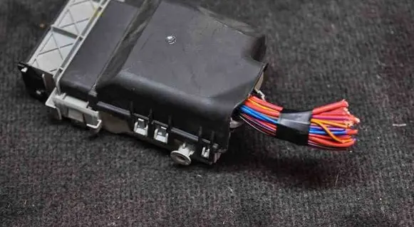 Opel Astra J Fuse box set 13222786