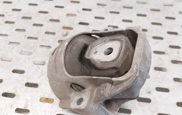 Audi A5 Sportback 8TA Engine mount bracket 182516141206