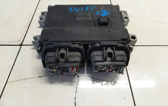 Suzuki Swift I Engine ECU kit and lock set 33920-73KM 112300-8212