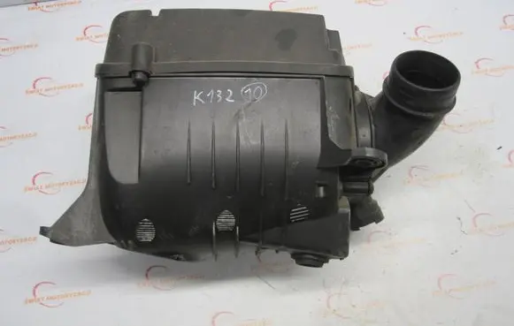 Volkswagen Golf VI Air filter box 1K0129607AQ 1K0129610B