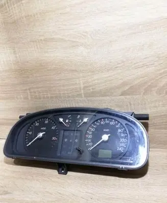 Renault Laguna II Speedometer (instrument cluster) 8200218863 501018550077