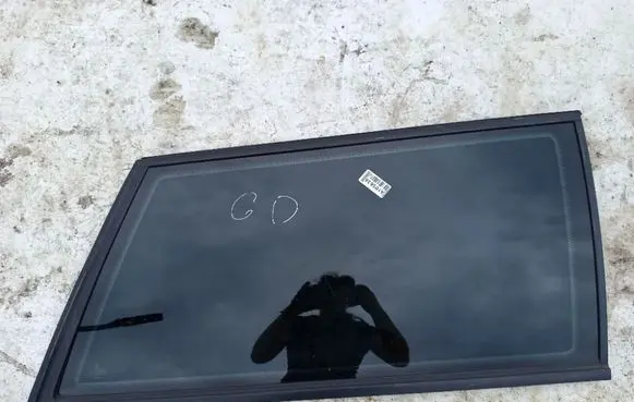 Volkswagen PASSAT B5 Rear side window 43r00048