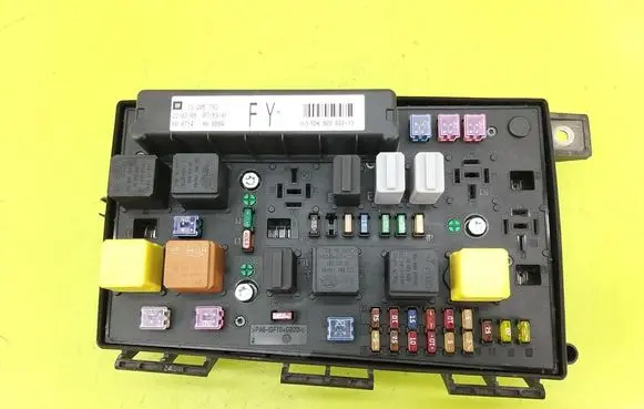 Opel Astra H Comfort/convenience module 13205782FY