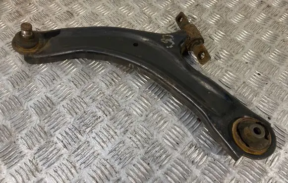 Nissan Qashqai Front lower control arm/wishbone 