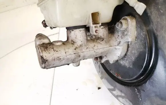 Opel Astra H Master brake cylinder