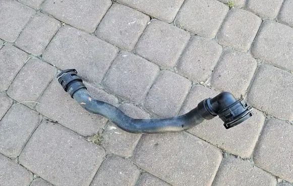 Citroen C4 Aircross Engine coolant pipe/hose 9815213180