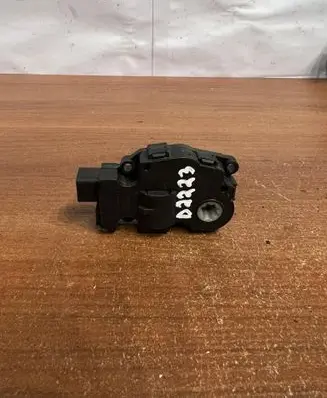 Mercedes-Benz C W204 A/C air flow flap actuator/motor 410475520 D2223