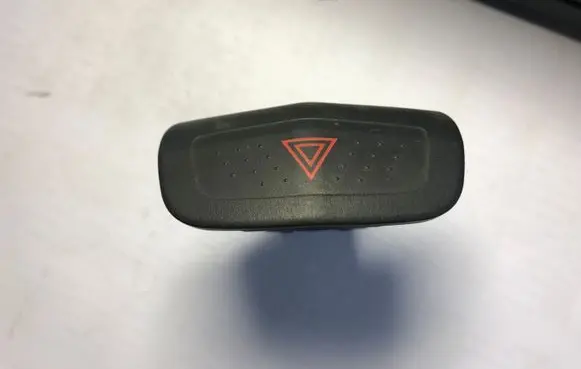 Nissan Primera Hazard light switch 06016