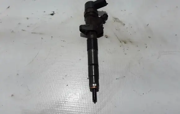 Fuel injector