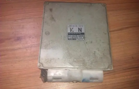 Nissan Primera Engine control unit/module 237102J615 407913-111