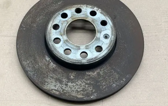 Volkswagen Golf VII Front brake disc