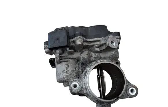 Volkswagen PASSAT B8 Throttle valve 04L128063AA
