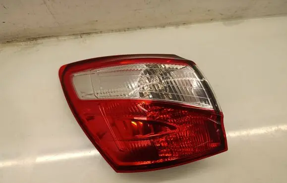 Nissan Qashqai+2 Rear/tail lights 