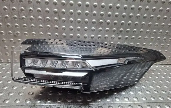 Peugeot 308 Rear/tail lights S26282236 9835299280