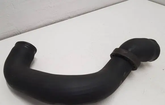Volkswagen Transporter - Caravelle T5 Intercooler hose/pipe 7E0145980