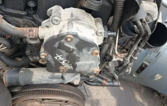 Volkswagen Touran I Vacuum pump 038145209H