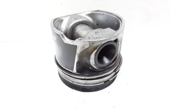 Volvo V50 Piston 