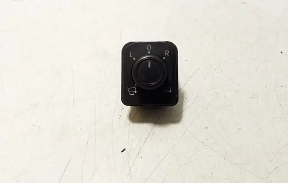 Volkswagen PASSAT B8 Wing mirror switch 3G0959565B