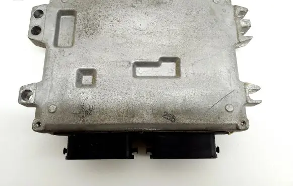 Suzuki SX4 Engine control unit/module 3392079J1 MB1123002554