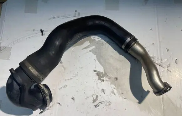 Opel Insignia A Intercooler hose/pipe 13220164