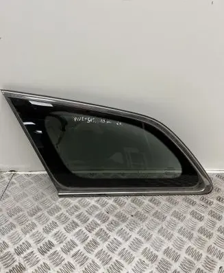 Toyota Avensis T270 Rear side window