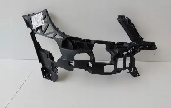 Mercedes-Benz C W204 Front bumper mounting bracket a2048854265