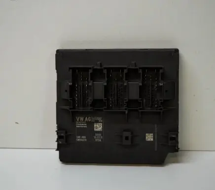 Volkswagen PASSAT B7 Central body control module 3AA937087