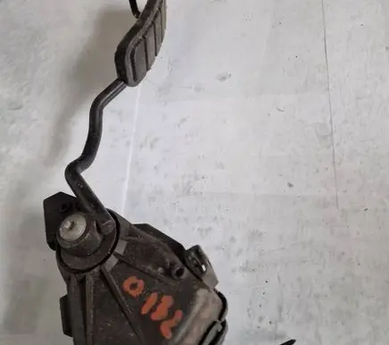 Renault Laguna II Accelerator throttle pedal 8200002905 6PV00811902