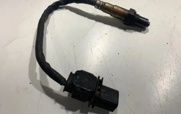 BMW 5 E60 E61 Lambda probe sensor 1928404682 0608231058