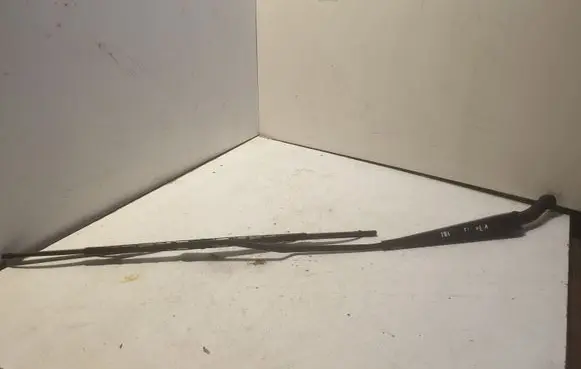 Volvo V70 Front wiper blade arm 8624269 8624246
