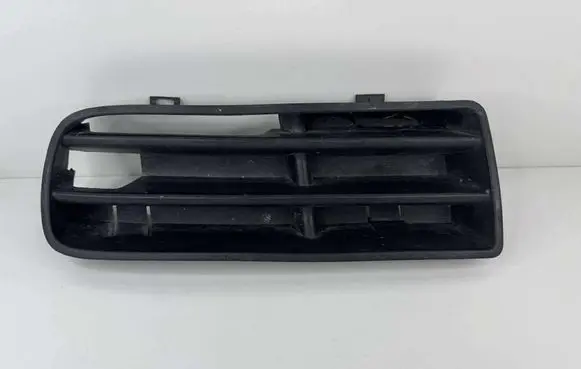 Volkswagen Golf IV Front bumper lower grill 1J0853665B