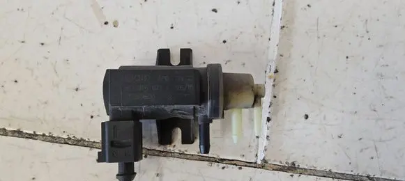 Volkswagen PASSAT B6 Turbo solenoid valve 1K0906627A 70066800 9157178
