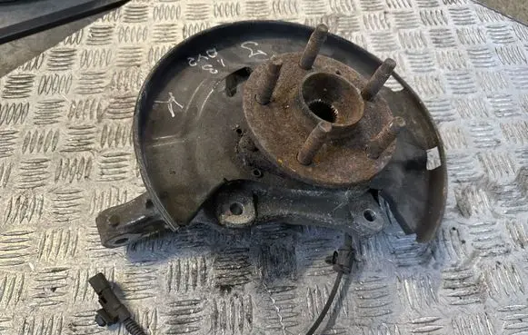 Opel Astra J Front wheel hub