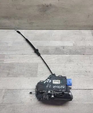 Skoda Octavia Mk2 (1Z) Front door lock 3D1837016AC 1120065 A00468