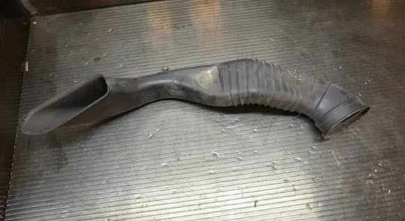 Opel Insignia A Air intake duct part 95068PS