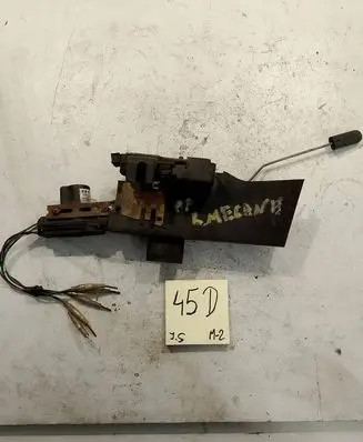 Renault Megane II Front door lock 8200000730