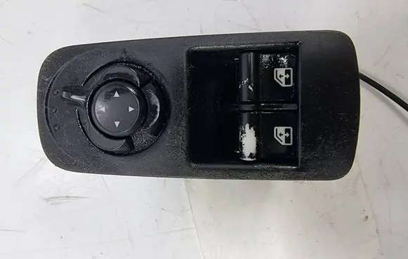 Alfa Romeo Mito Electric window control switch 01560851700