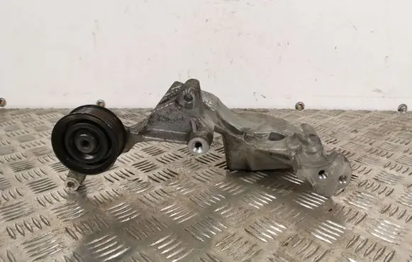 KIA Sorento Generator/alternator bracket KLR1